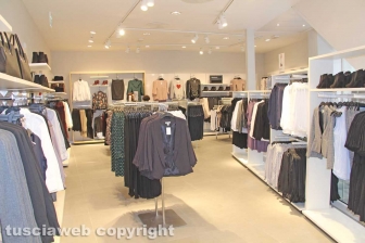 H&M apre a Viterbo