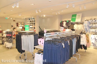 H&M apre a Viterbo