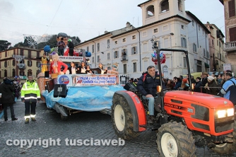 Il carro L\'Italia è una Repubblica democratica