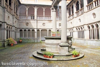 I chiostri e il santuario della Madonna della Quercia