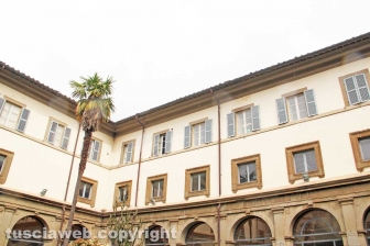 I chiostri e il santuario della Madonna della Quercia