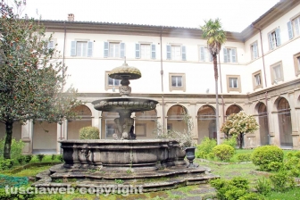 I chiostri e il santuario della Madonna della Quercia
