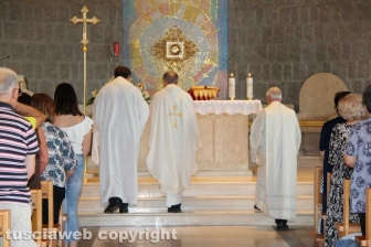 Viterbo - I cinquant'anni di sacerdozio di don Giosy Cento