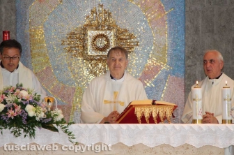 Viterbo - I cinquant'anni di sacerdozio di don Giosy Cento