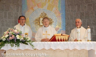 Viterbo - I cinquant'anni di sacerdozio di don Giosy Cento