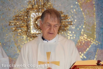 Viterbo - I cinquant'anni di sacerdozio di don Giosy Cento