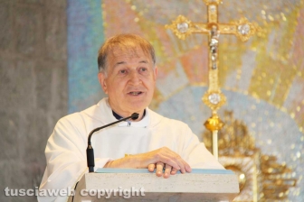 Viterbo - I cinquant'anni di sacerdozio di don Giosy Cento
