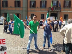 I dipendenti di Villa Rosa in piazza