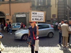 I dipendenti di Villa Rosa in piazza