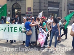 I dipendenti di Villa Rosa in piazza