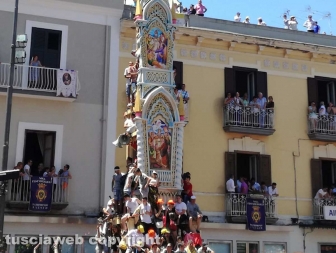 I facchini alla festa dei Gigli di Nola