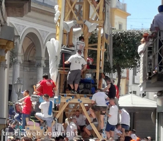 I facchini alla festa dei Gigli di Nola