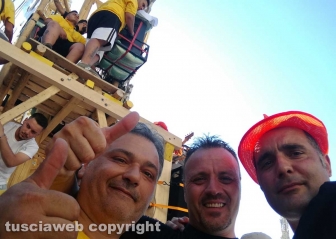 I facchini alla festa dei Gigli di Nola