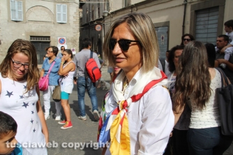 I facchini attraversano al città