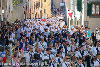 Viterbo - I facchini dalla basilica di santa Rosa al boschetto