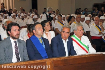 Viterbo - I facchini dalla basilica di santa Rosa al boschetto