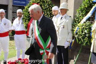 I facchini per le vie della città per il giro delle Sette chiese