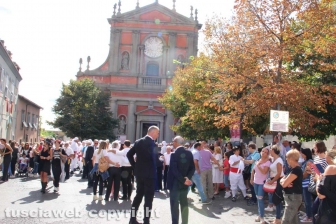 I facchini per le vie della città per il giro delle Sette chiese