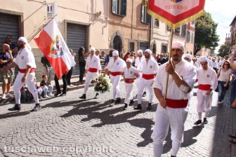 I facchini per le vie della città per il giro delle Sette chiese