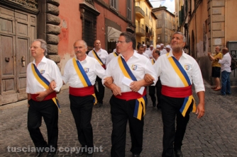 I facchini sfilano per la città