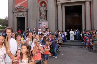 I facchini sfilano per la città