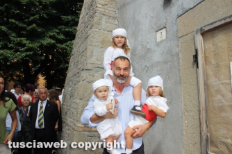Raffaele Ascenzi coi figli facchini