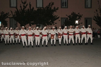 Viterbo - santa Rosa - I facchini verso l'ultimo trasporto di Gloria