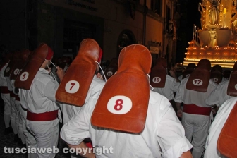 Viterbo - santa Rosa - I facchini verso l'ultimo trasporto di Gloria