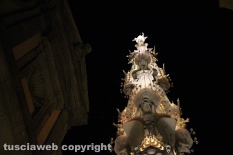 Viterbo - santa Rosa - I facchini verso l'ultimo trasporto di Gloria