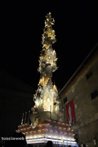 Viterbo - santa Rosa - I facchini verso l'ultimo trasporto di Gloria