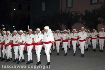 Viterbo - I facchini verso San Sisto