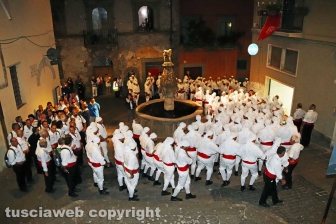 Viterbo - I facchini verso San Sisto