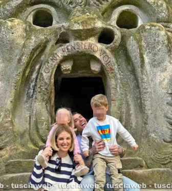 Fedez, Chiara Ferragni e i bambini al parco dei mostri di Bomarzo