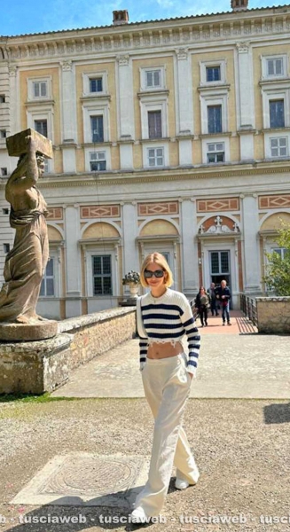 Caprarola – Chiara Ferragni in posa a palazzo Farnese