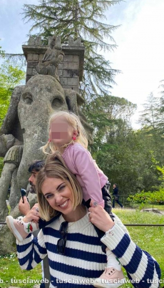 Chiara Ferragni e la figlia Vittoria al parco dei mostri a Bomarzo