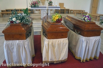 I funerali della famiglia Bastiani