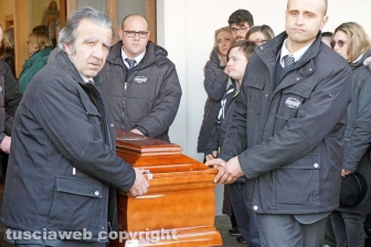 I funerali della famiglia Bastiani