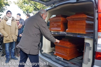 I funerali della famiglia Bastiani