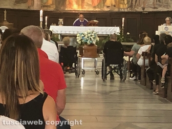 Fabrica di Roma - I funerali di Anthony Gentili