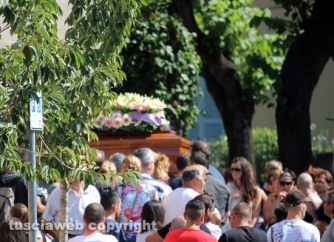 Viterbo - I funerali di Deborah Laezza