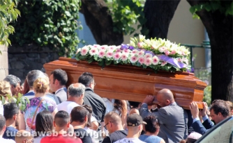 Viterbo - I funerali di Deborah Laezza