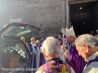 Viterbo - I funerali di don Angelo Gargiuli