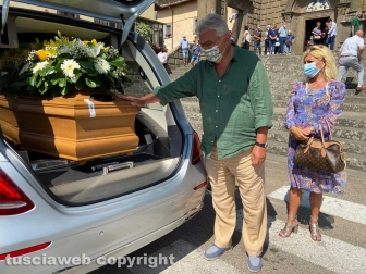 Viterbo - I funerali di don Angelo Massi