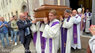 Valentano - I funerali di don Franco Magalotti