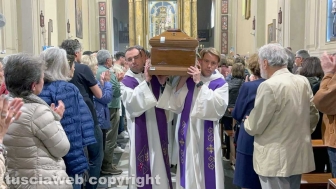 Valentano - I funerali di don Franco Magalotti