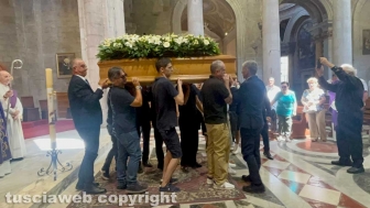 Viterbo - I funerali di don Giuseppe Giulianelli officiati dal vescovo Orazio Francesco Piazza