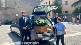 Viterbo - I funerali di don Giuseppe Giulianelli officiati dal vescovo Orazio Francesco Piazza