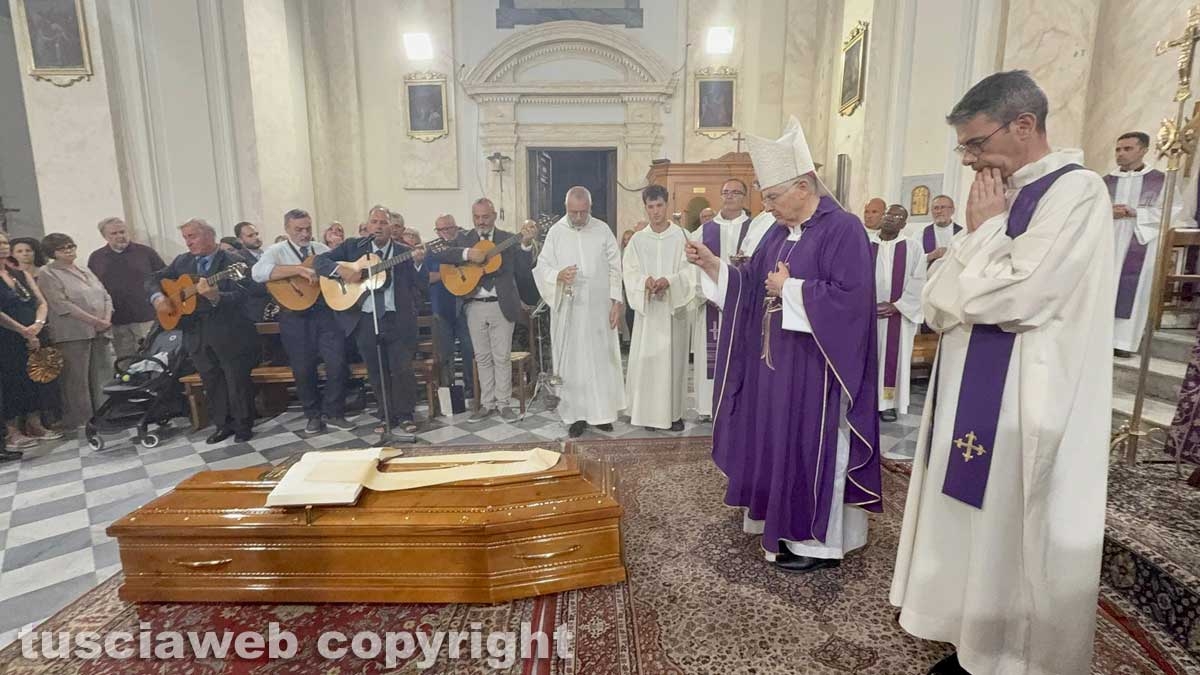 Viterbo - I funerali di don Ivo Bruni - Il vescovo Orazio Francesco Piazza
