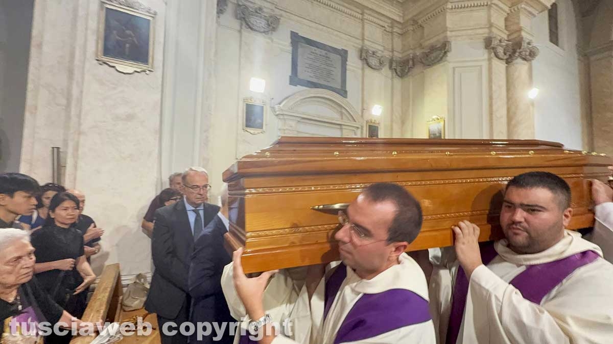 Viterbo - I funerali di don Ivo Bruni