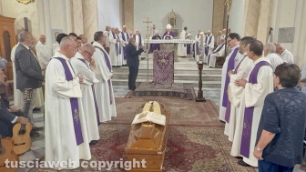 Viterbo - I funerali di don Ivo Bruni